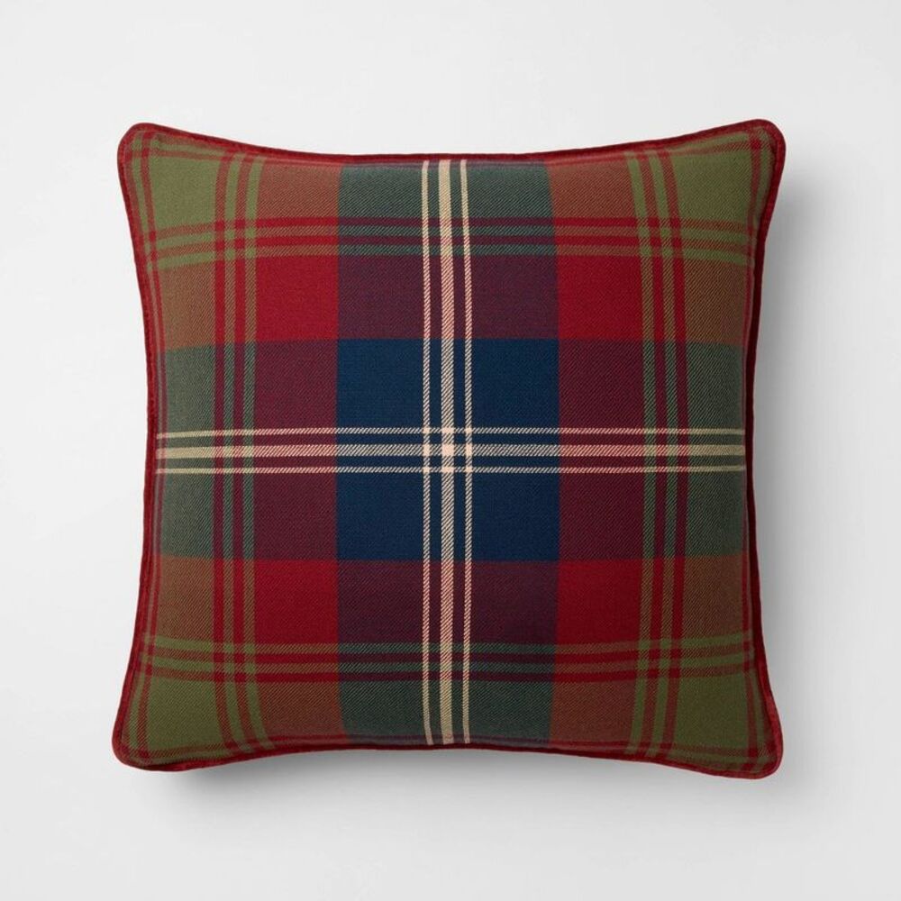 Tartan Holiday Plaid Pillow - 24x24 - Threshold de Red